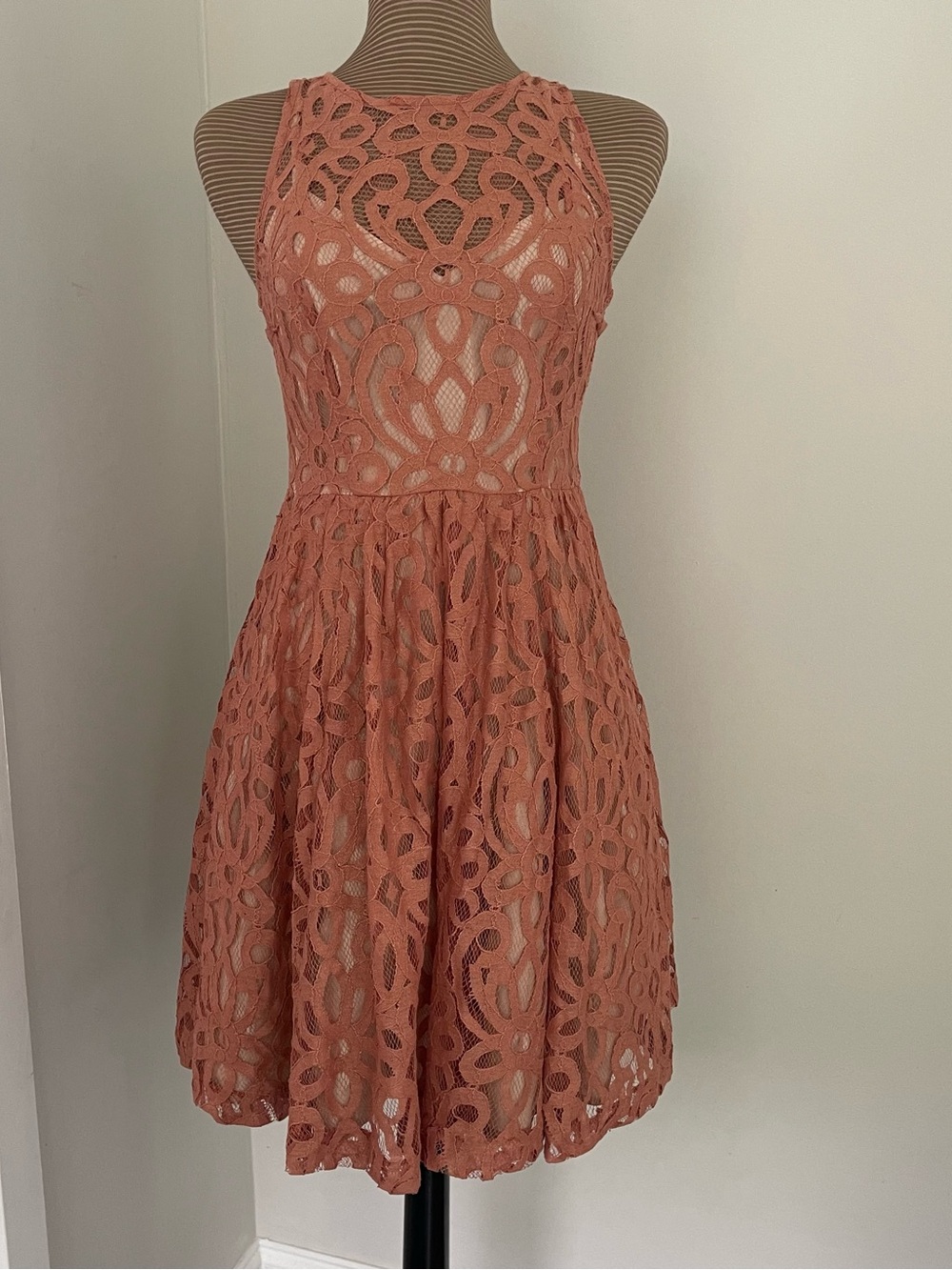 Plenty by Tracy Reese Lace Halter Fit & Flare Dress in Dusty Coral size 6